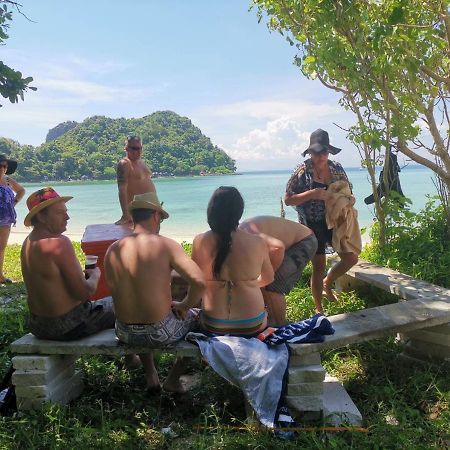 PP Red Tuna Hut Islas Phi Phi Exterior foto