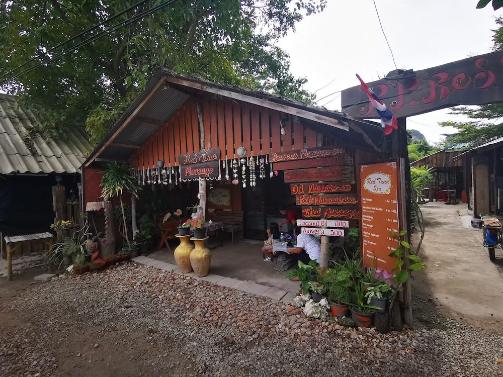 PP Red Tuna Hut Islas Phi Phi Exterior foto
