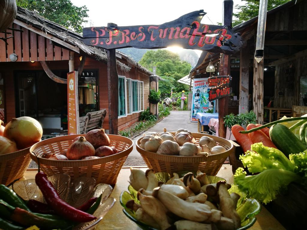 PP Red Tuna Hut Islas Phi Phi Exterior foto