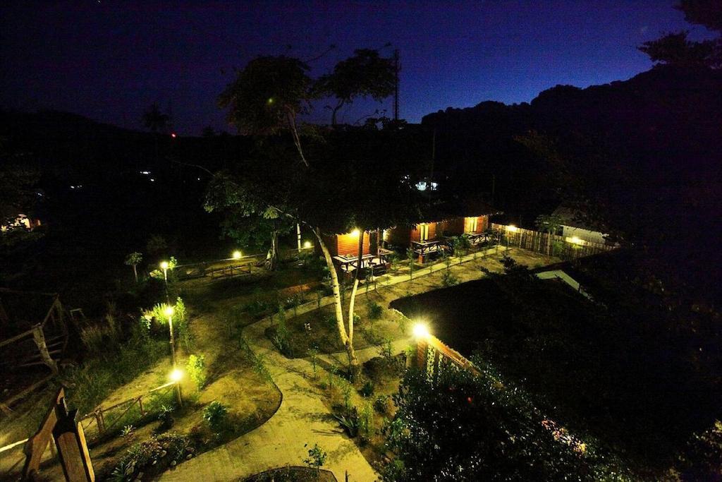 PP Red Tuna Hut Islas Phi Phi Exterior foto