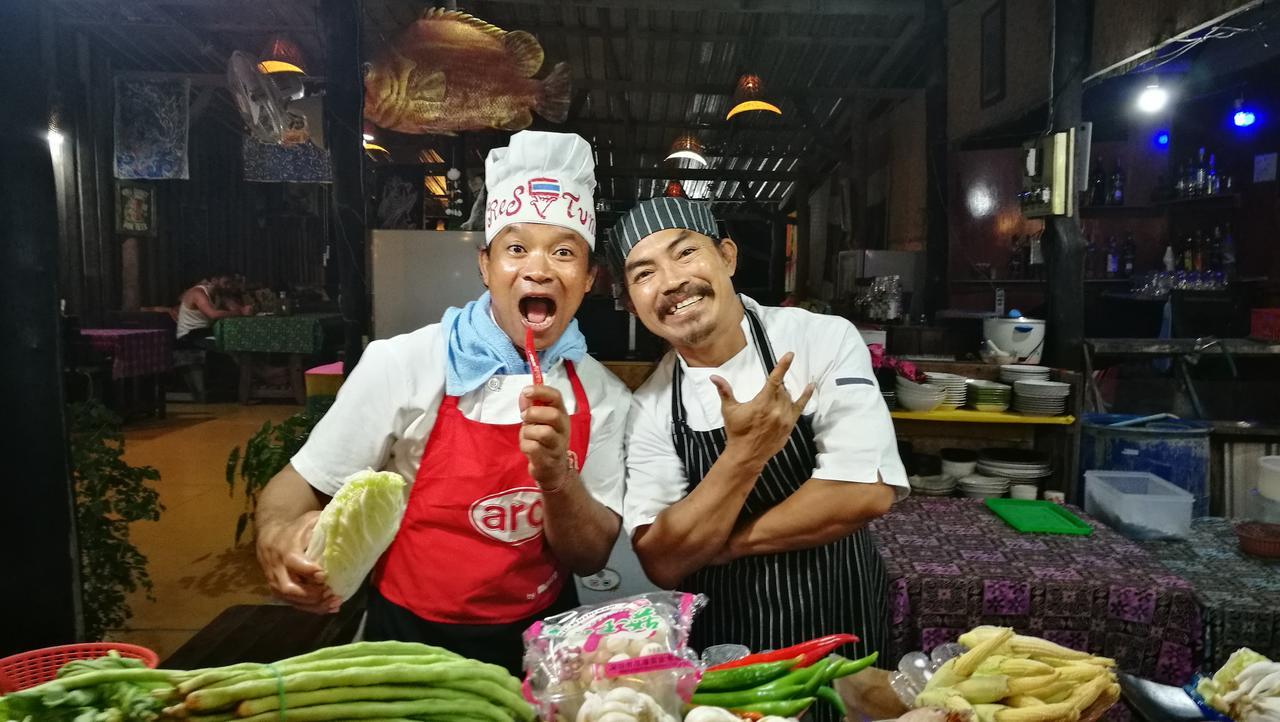 PP Red Tuna Hut Islas Phi Phi Exterior foto