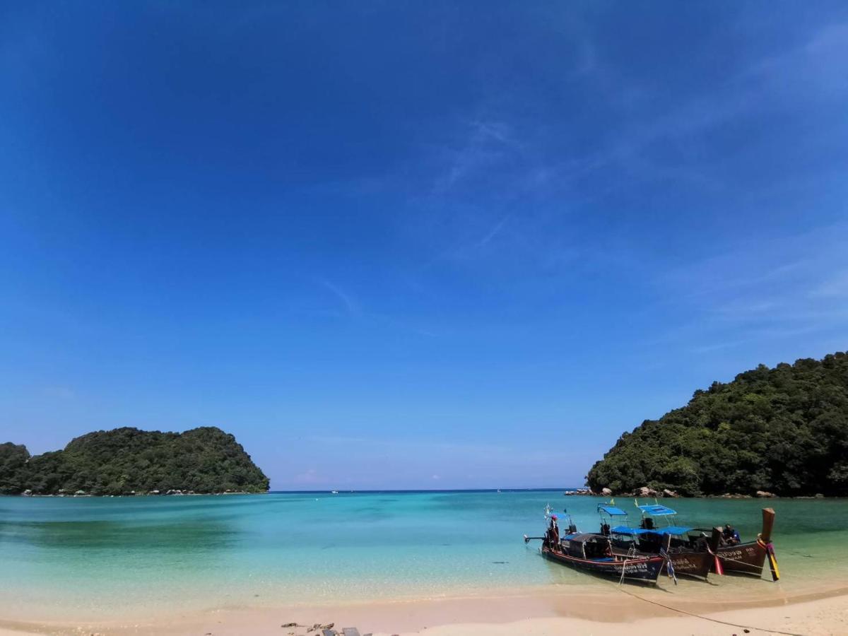 PP Red Tuna Hut Islas Phi Phi Exterior foto